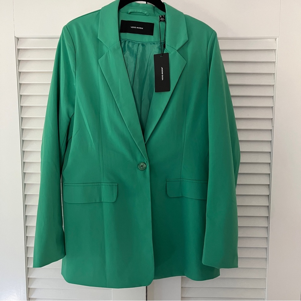 NWT Green Blazer, Size 4 (fits like medium)
